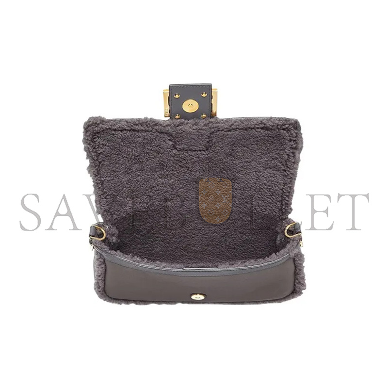 FENDI GREY LAMBSKIN SHEARLING MEDIUM BAGUETTE BAG 8BR600ALMRF1EFW (28*14*8cm)